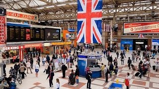 A Walk Through The London Victoria Station London England [upl. by Ahsyle]